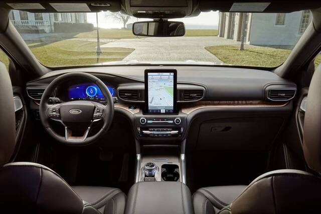 Thông tin giải trí và kết nối của Ford Explorer 2021