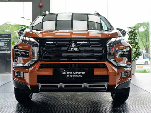 Cụm đèn trước Mitsubishi Xpander Cross 2023